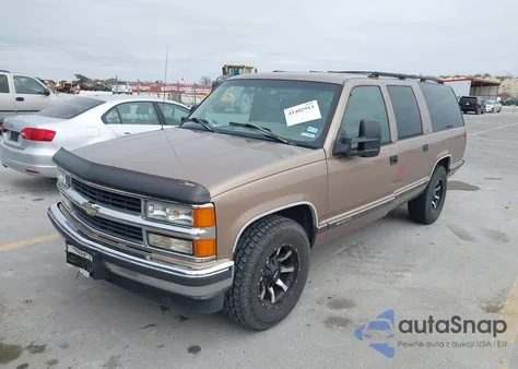 1996 Chevrolet Suburban C1500 z USA, uszkodzony, nr VIN 3GNEC16RXTG152304